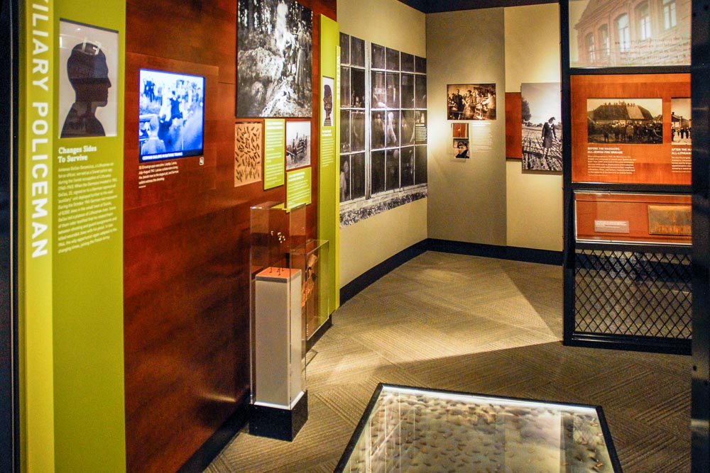 Display Dynamics - Holocaust Museum