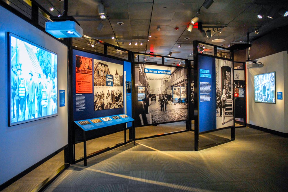 Display Dynamics - Holocaust Museum